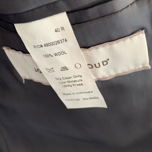 Joseph Abboud suit. - Picture 6 of 16